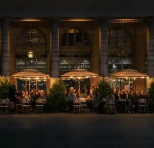 Food & Restaurant Businesses IT Services by Versai Technology